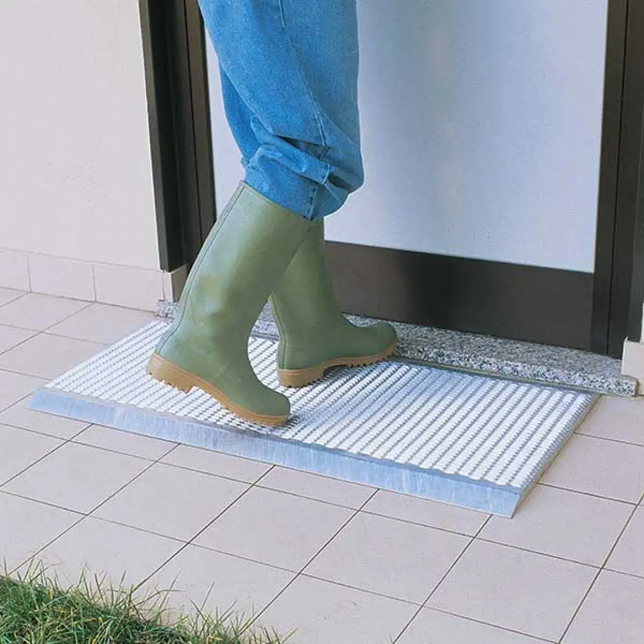 Easy-to-clean doormats