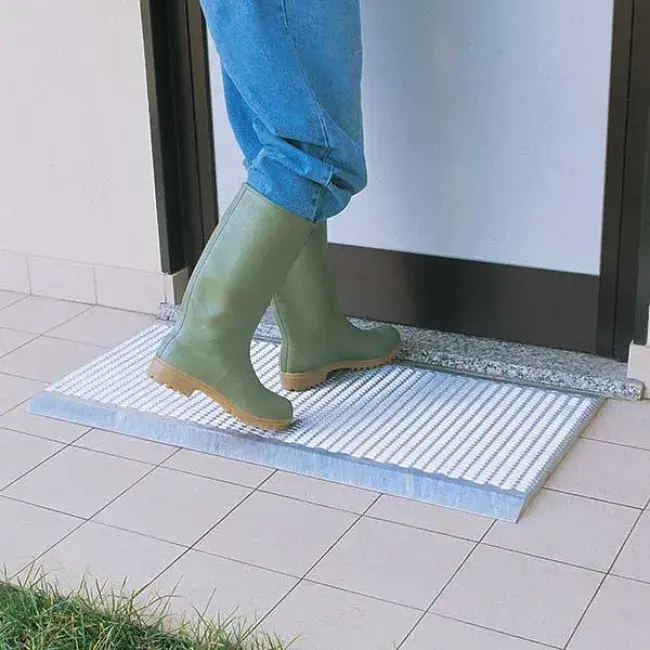 Easy-to-clean doormats