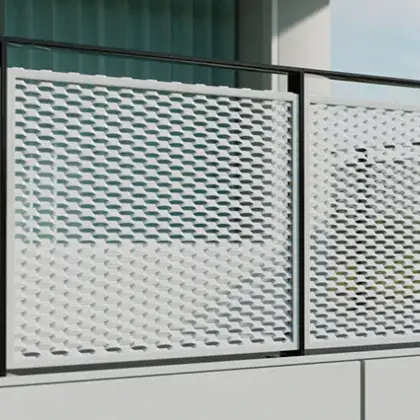 Application of expanded metal mesh panels for parapets