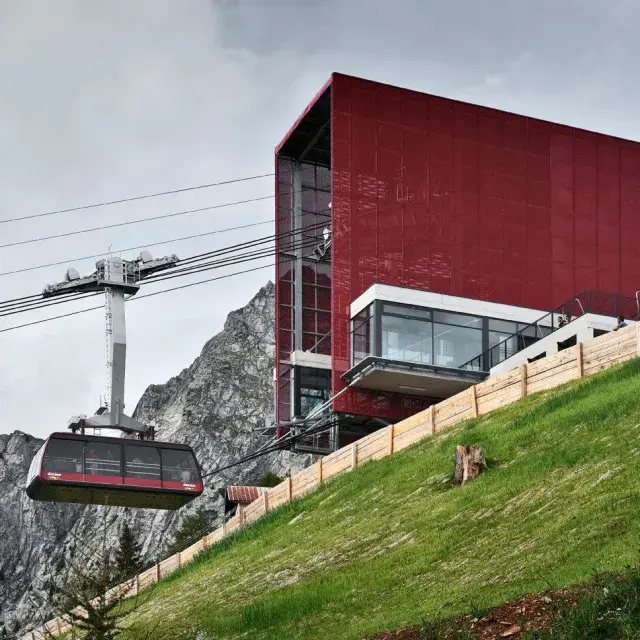 Cable car roof with expanded metal mesh painted red