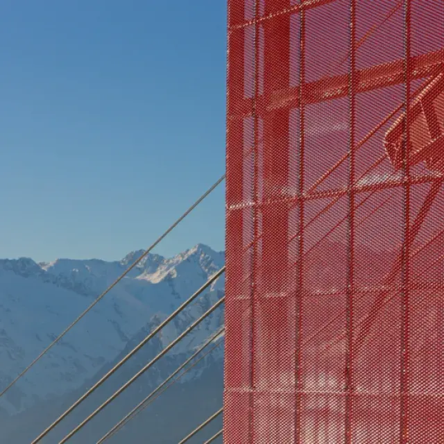 Facade substructure made of expanded metal